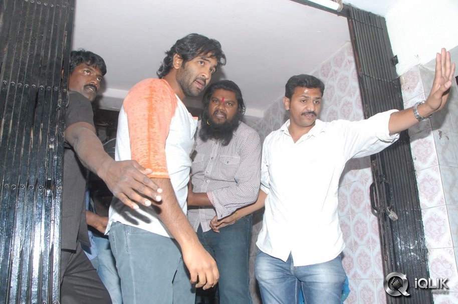 Pandavulu-Pandavulu-Tummeda-Team-Visits-Theatres-in-Hyderabad